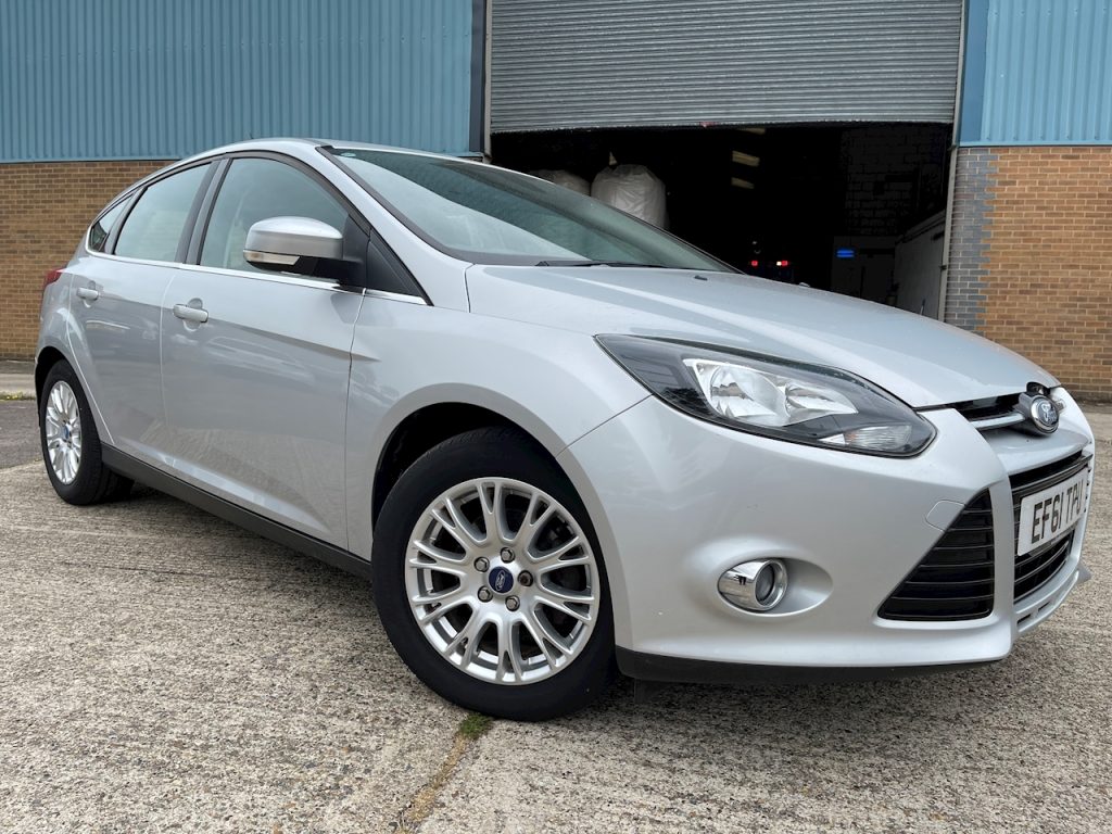 Ford Focus 2012 Power Steering Pump Replacement